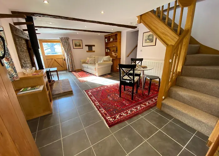 Oaklands Cottage On A Rural Farm