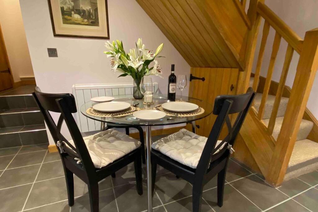 Oaklands On A Rural Farm Holiday home Dingestow